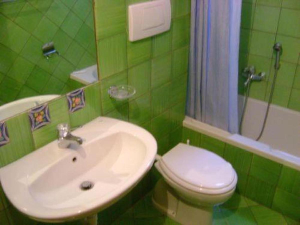 Gianni House Backpackers Hostel Giardini Naxos Exteriér fotografie