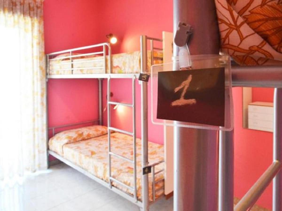 Gianni House Backpackers Hostel Giardini Naxos Exteriér fotografie
