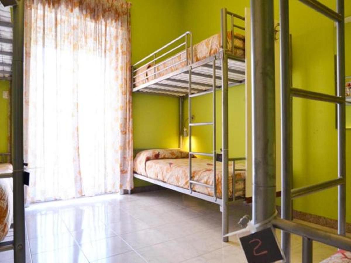 Gianni House Backpackers Hostel Giardini Naxos Exteriér fotografie